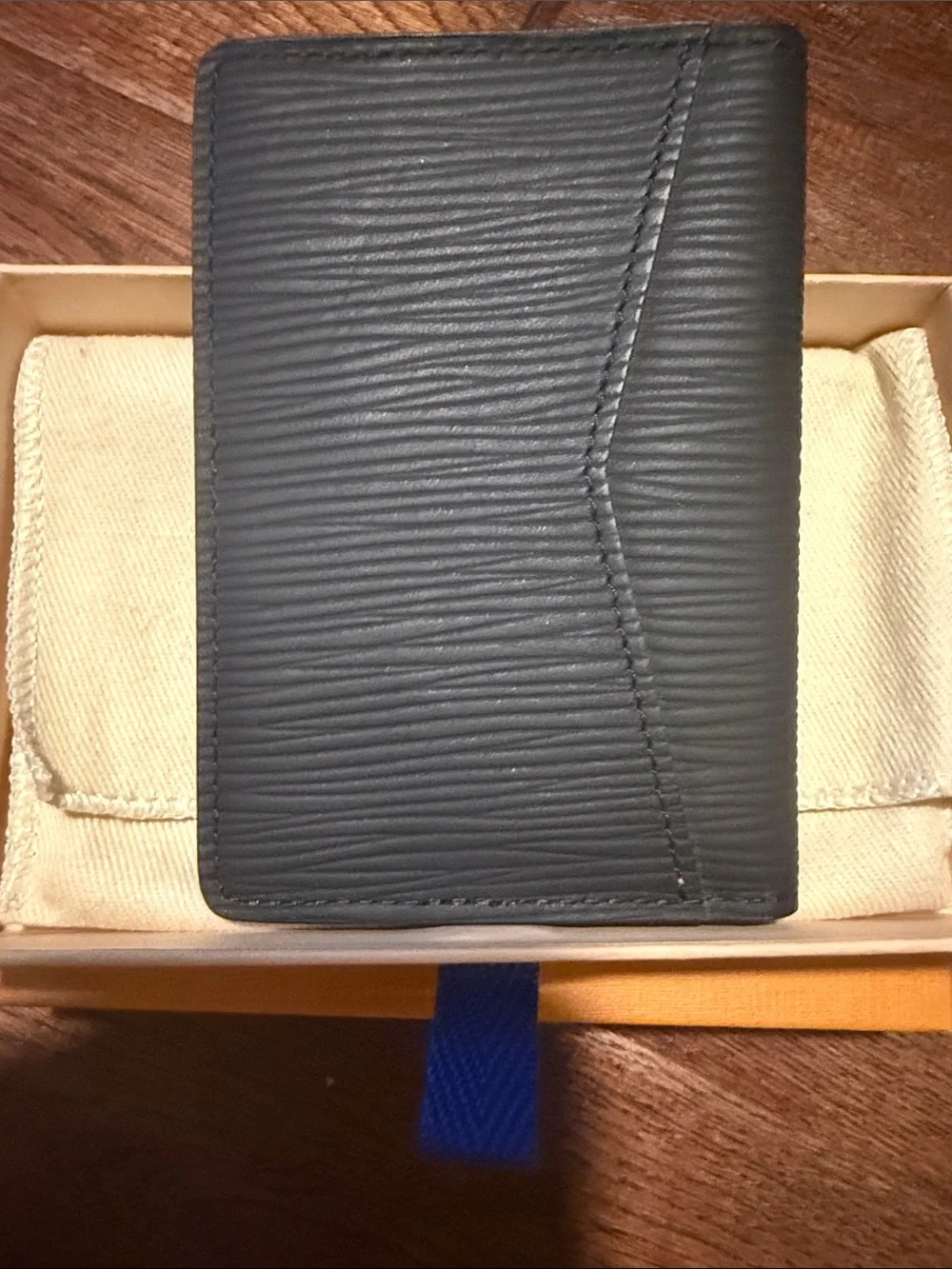 Louis Vuitton compact louis
